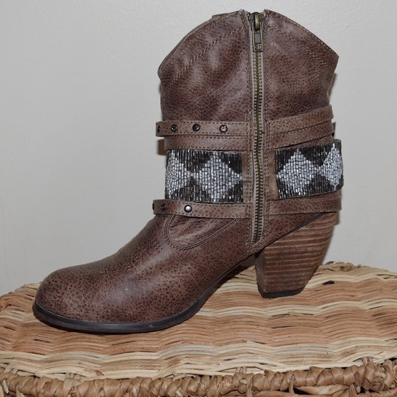 Not Rated Beaded Embellished Heeled Ankle Boots - Picture 6 of 7